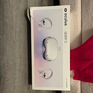 Oculus Quest 2 VR Set in White